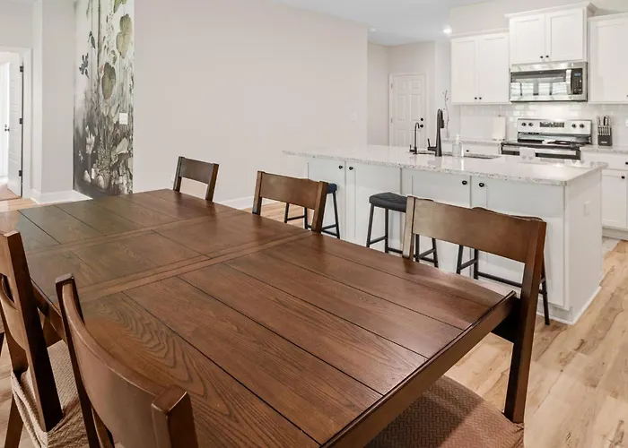 Casa de férias Spacious 4br Near Midtown & Fsu Tallahassee